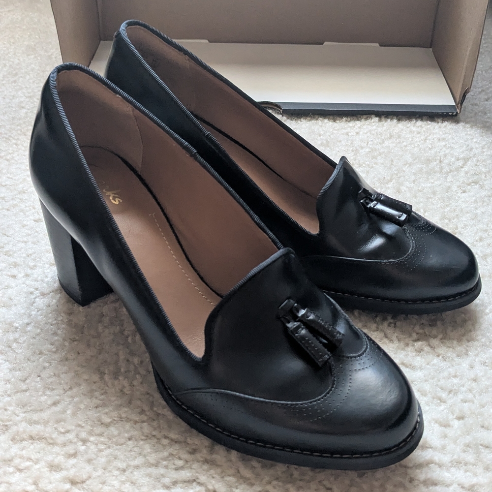 Clarks Classic Black Tassel Loafers - Women 7 M - Picture 6 of 8